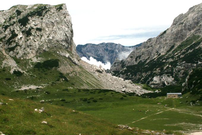 Na Korošici je na 1800 metrih najvišje ležeče nogometno igrišče v Sloveniji. | Foto: Manca Čujež