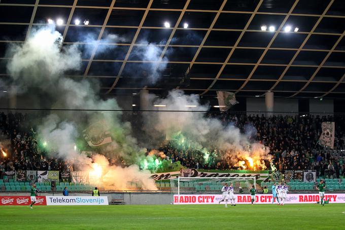 Na severni tribuni je bilo okrog 1.200 navijačev Olimpije. | Foto: Matic Klanšek Velej/Sportida