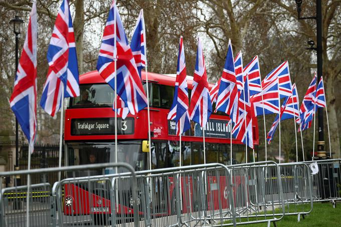 Po brexitu lahko cene za mobilno gostovanje v Združenem kraljestvu Velike Britanije in Severne Irske mobilni operaterji določajo sami. | Foto: Reuters