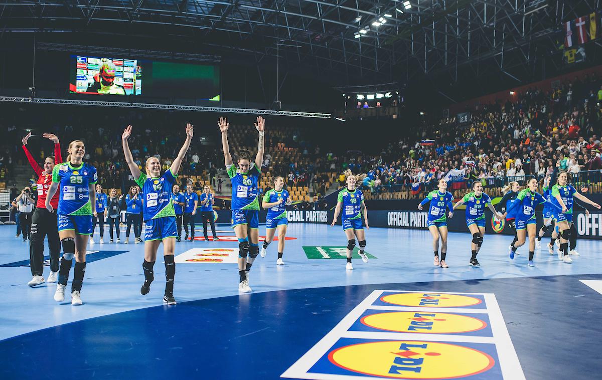 Danska : Slovenija slovenska ženska rokometna reprezentanca EP 2022 | Slovenke so pred domačimi navijači prišle do velike zmage nad Dansko. | Foto Grega Valančič/Sportida