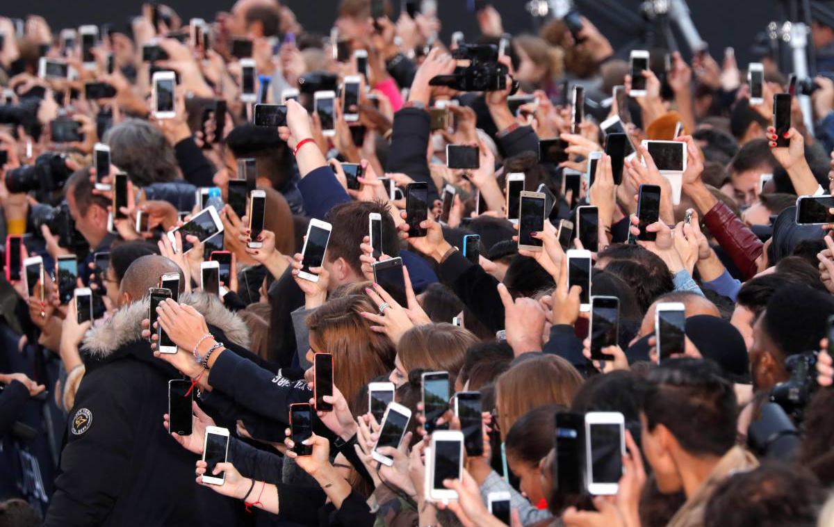 Pametni telefoni, pametni telefon | Italijanski varuh konkurence je preiskavo odprl januarja letos, potem ko so prejeli številne pritožbe potrošnikov. | Foto Reuters