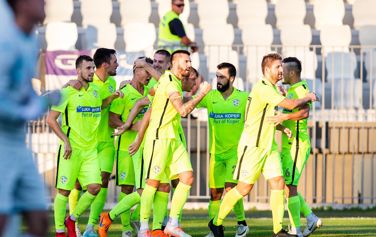 fc koper | Koprčani so zanesljivo odpravili Krko in na vrhu pobegnili Gorici. | Foto Matic Klanšek Velej/Sportida