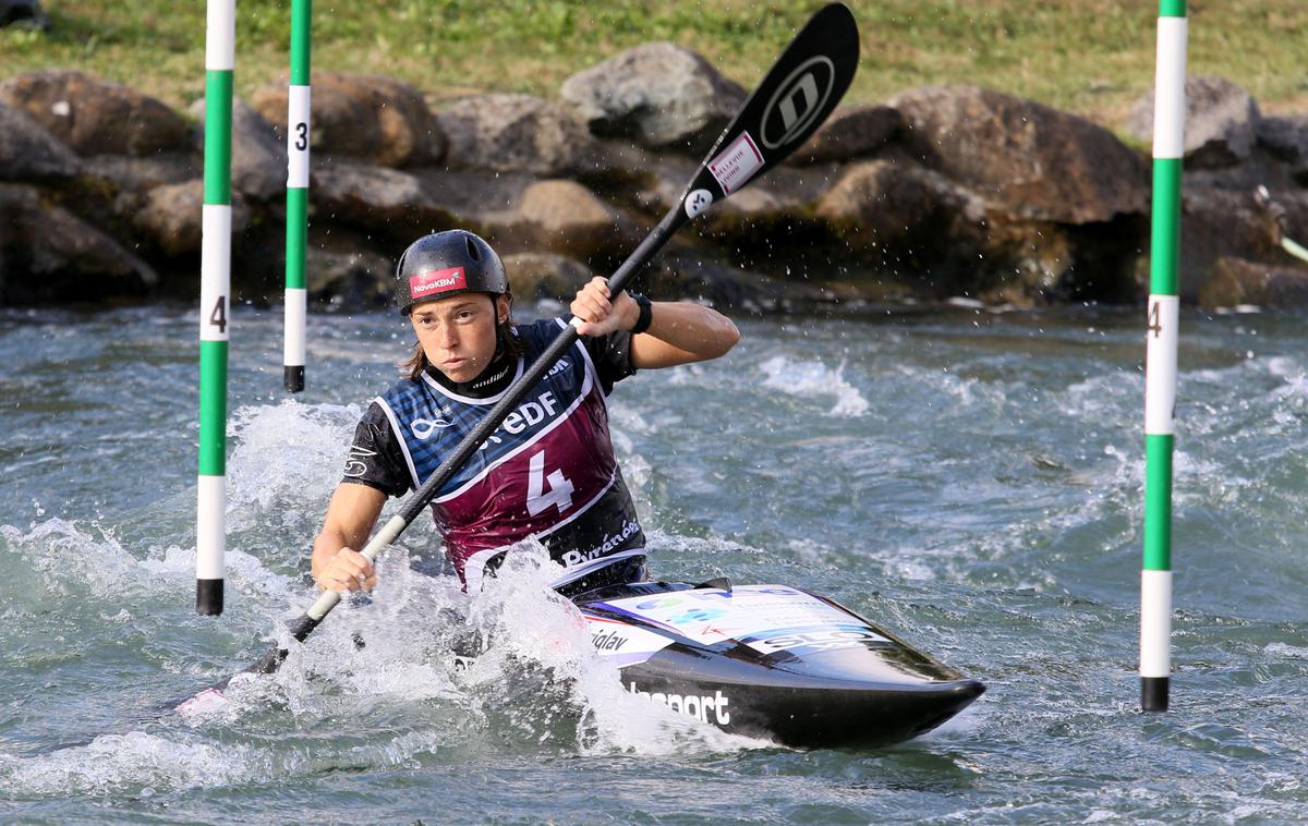 Eva Terčelj | Eva Terčelj je na tekmi svetovnega pokala v Pauju osvojia peto mesto. | Foto Kajakaška zveza Slovenije