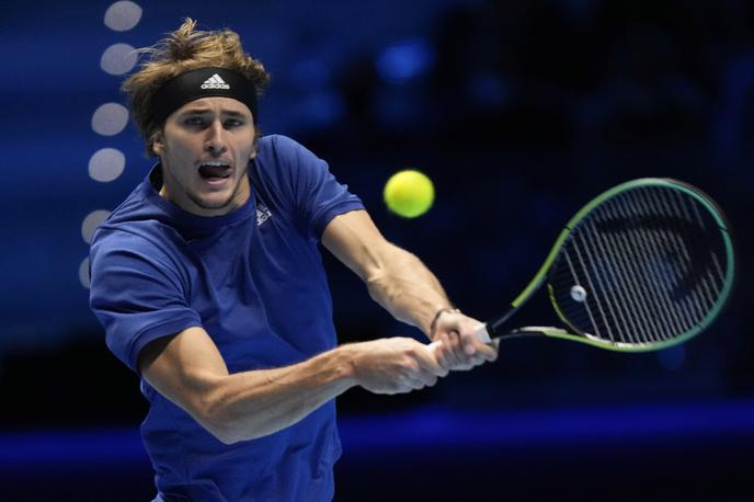 Alexander Zverev | Alexander Zverev se je kot tretji uvrstil v polfinale zaključnega turnirja. Za finale se bo pomeril z Novakom Đokovićem. | Foto Guliverimage