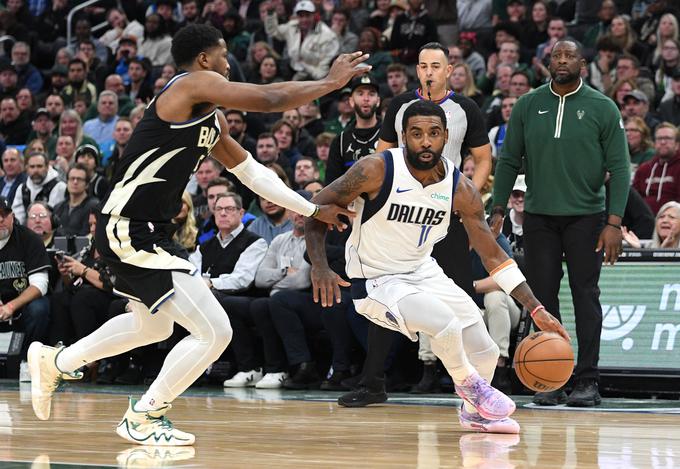  Kyrie Irving je dal 39 točk. | Foto: Reuters