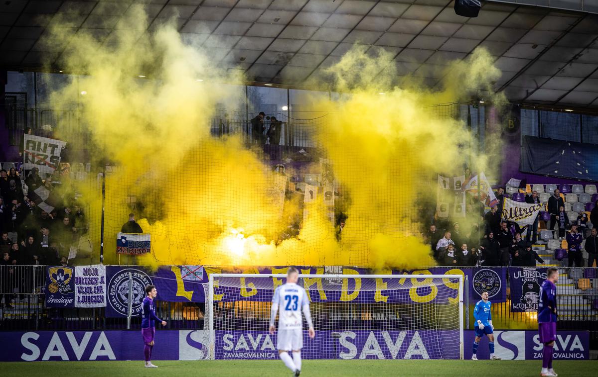 NK Maribor NK Celje | Maribor bo moral v blagajno Nogometne zveze Slovenije (NZS) plačati 950 evrov | Foto Jure Banfi/alesfevzer.com