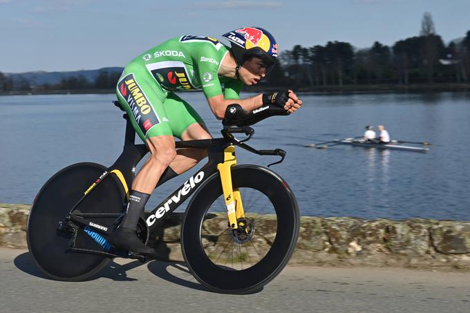 Wout Van Aert je bil na kronometru najhitrejši, oblekel je tudi rumeno majico vodilnega. | Foto: Guliverimage/Vladimir Fedorenko