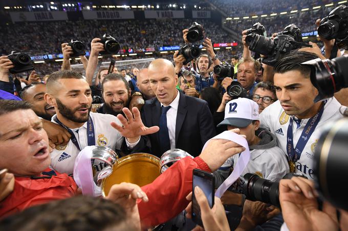 Po tekmi je prejemal čestitke na vsakem koraku. | Foto: Guliverimage/Getty Images