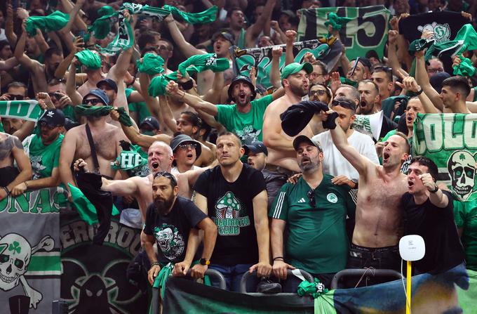 Za Panathinaikos je v Berlinu navijalo več kot 11 tisoč ljudi.  | Foto: Reuters