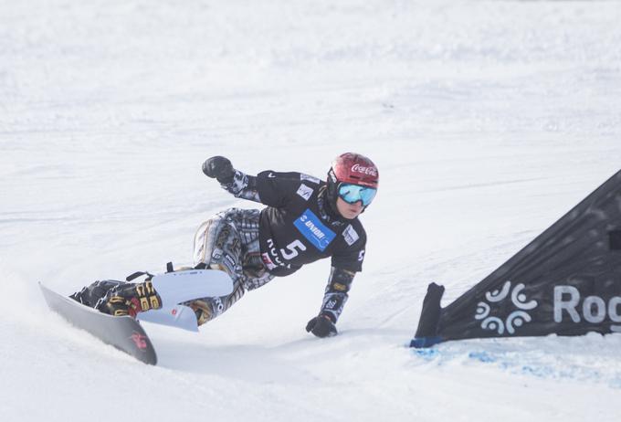 Čehinja Ester Ledecka je letošnjo sezono nepremagljiva. Na četrti tekme sezone v olimpijski disciplini paralelni veleslalom je zmagala že četrtič. | Foto: Sportida