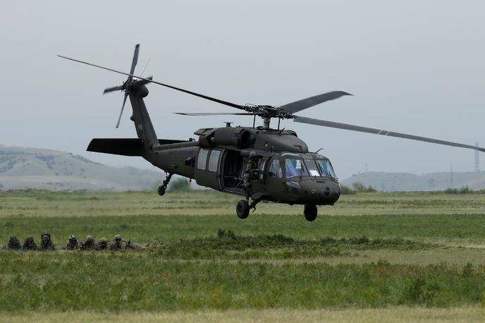 Helikopter Black Hawk UH-60 | V Washingtonu poudarjajo, da je bil posel sklenjen v okviru zunanjepolitičnih in varnostnih prizadevanj ZDA, da bi okrepili zaveznice v Natu. | Foto Reuters