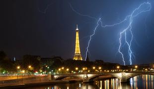 Pariz naj bi proti večeru zajele hude nevihte