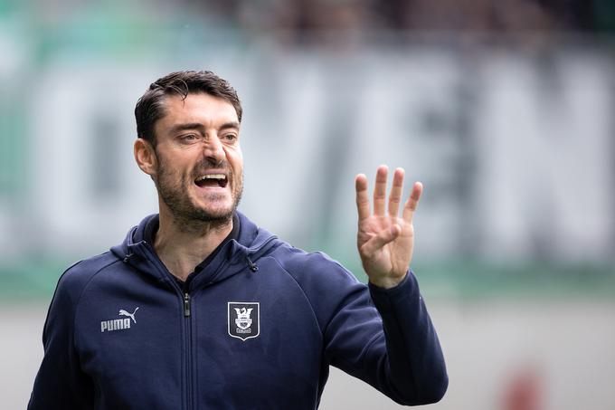 Bo na trenerski stolček Celjanov sedel Albert Riera? | Foto: Matic Klanšek Velej/Sportida