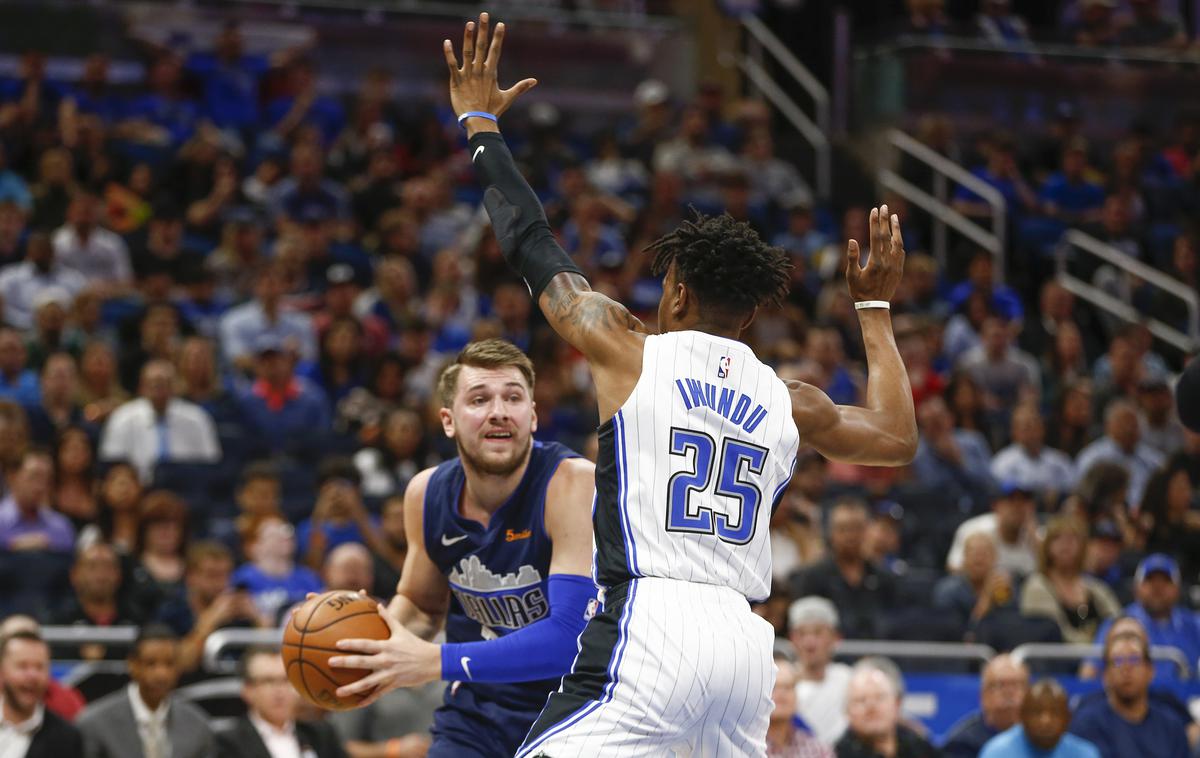 Luka Dončić Dallas Orlando | Luka Dončić je bil znova najboljši strelec Dallasa, a ta ni bil kos košarkarjem Orlanda. | Foto Reuters