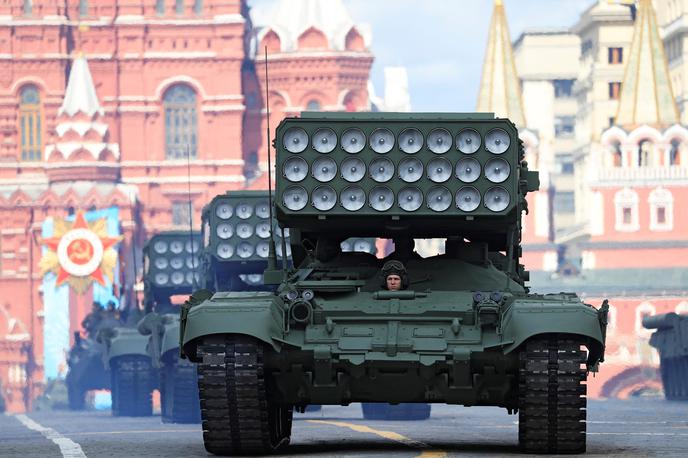 termobarične rakete, TOS-1 a | Uporaba TOS-1A pogosto povzroči izjemno močan udarni val, ki lahko poruši stavbo.  | Foto Reuters