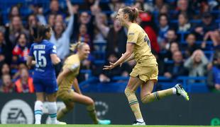 Nogometašice Barcelone zmagale v Londonu, v nedeljo v igri za finale tudi Slovenka