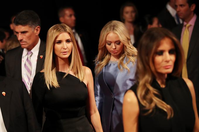 Melania in Ivanka sta bili pred soočenjem zelo resni. | Foto: Getty Images