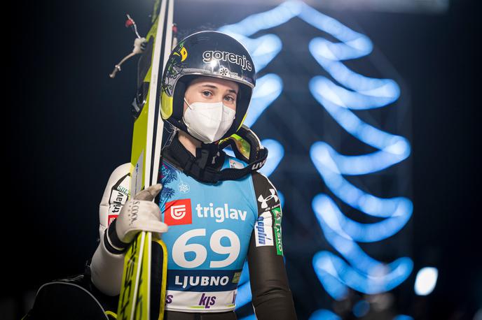 Ljubno četrtek Urša Bogataj | Urša Bogataj in Ema Klinec sta napovedali boj za zmago. | Foto Jure Makovec