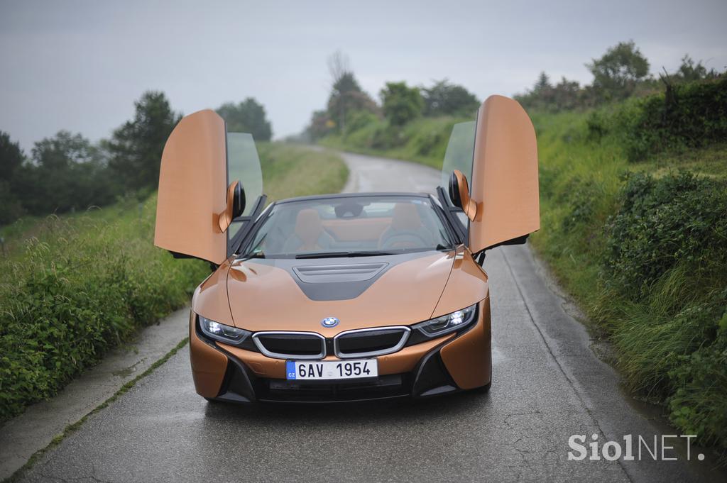 BMW i8 roadster