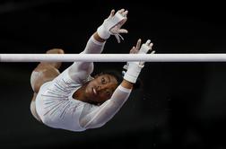 Simone Biles v Stuttgartu osvojila še peto mnogobojsko krono