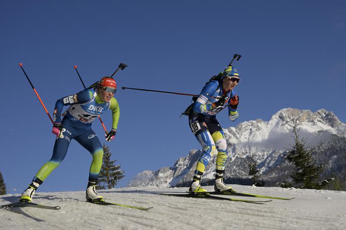 Anamarija Lampič Hochfilzen 2022 | Anamarija Lampič je na svoji prvi biatlonski tekmi svetovnega pokala v Hochfilznu nastopila odlično in zasedla peto mesto. Od stopničk jo je ločilo le 15 sekund. | Foto Guliverimage