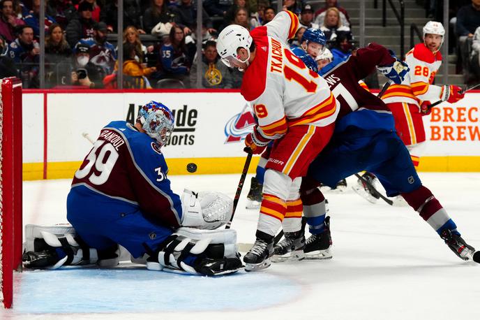 Calgary Flames | Hokejisti Calgaryja so na gostovanju v podaljšku s 4:3 premagali Colorado Avalanche. | Foto Guliverimage