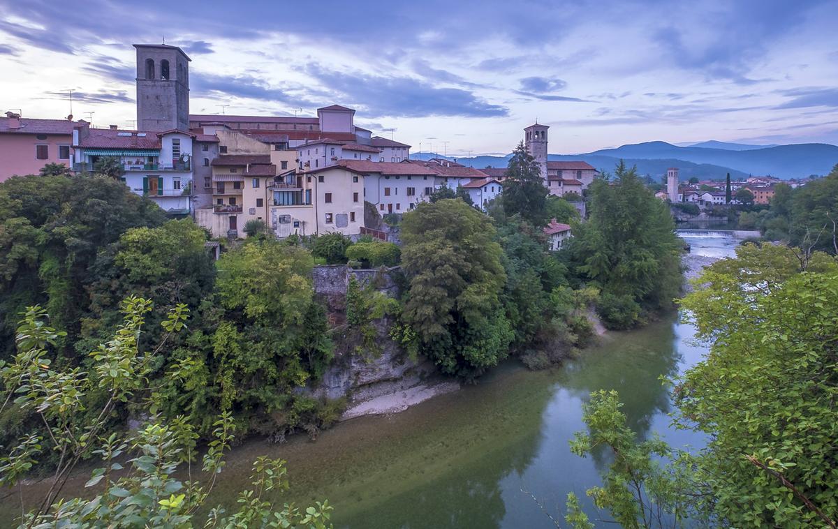 Čedad | V furlanskem mestu Čedad se je v času prihoda Slovanov že govorila inovativna zahodna romanščina, ki je nastala iz nekdaj enotnega romanskega jezika. | Foto Guliverimage