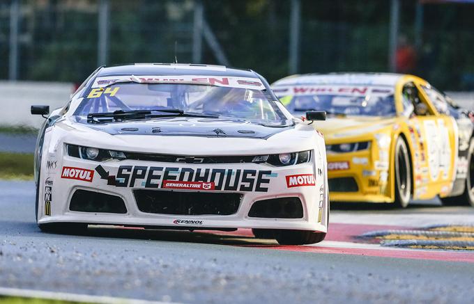 Vse glavne komponente dirkalnikov so enake. "Karoserije so cevaste in če dirkalnike 'sleöemo', so precej manjši kot so videti na prvi pogled," razlaga Dernovšek. | Foto: NASCAR Whelen Euro Series / Stephane Azemard