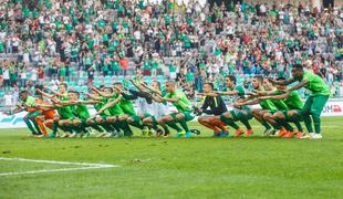 Olimpija tekmo odločila v treh minutah in spet švignila na vrh