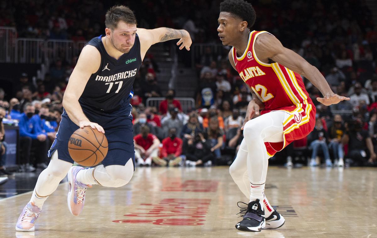 Luka Dončić | Luka Dončić je s soigralci na prvi tekmi sezone doživel hud udarec. | Foto Guliverimage