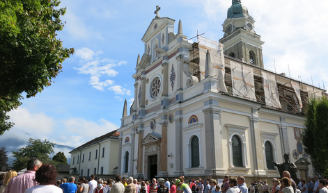 Kardinal Rode na osrednji praznični maši na Brezjah