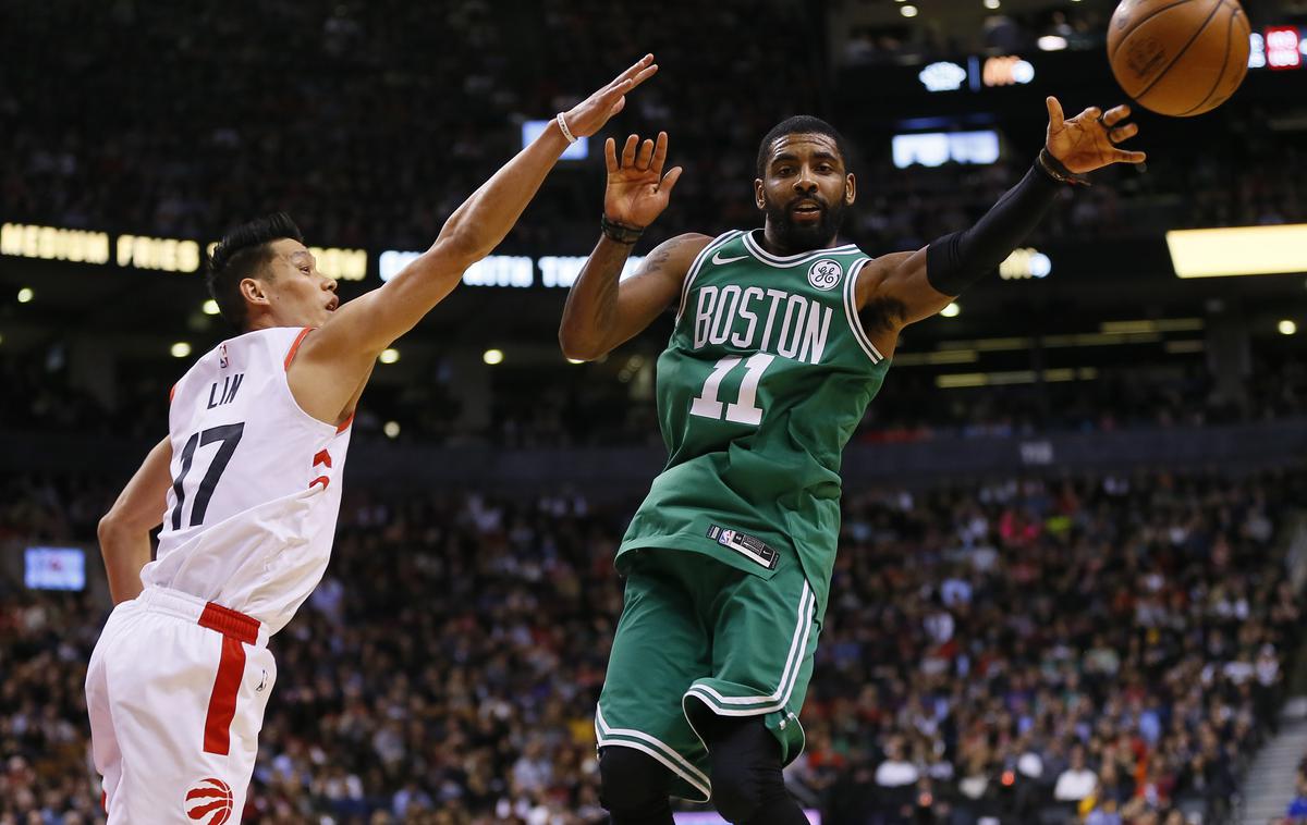 Boston Kyrie Irving Toronto | Kyrie Irving zapušča Boston. | Foto Reuters