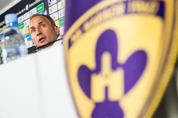 Darko Milanič | Darko Milanič upa in verjame, da bo Maribor po derbiju še povišal prednost pred Olimpijo. | Foto Vid Ponikvar