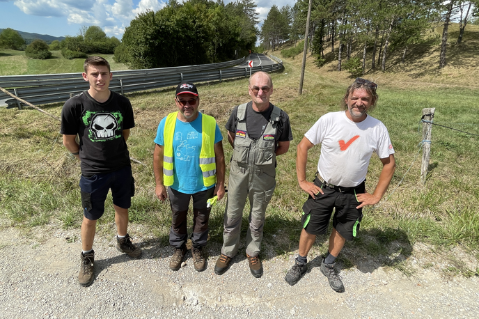 gorska dirka Ilirska Bistrica | Nekaj dni pred štartom dirke. Evgen Bolčina (skrajno desno) s tremi pomočniki Mirom Golobom, Martinom Slugo in Brankom Česnikom. | Foto Gregor Pavšič