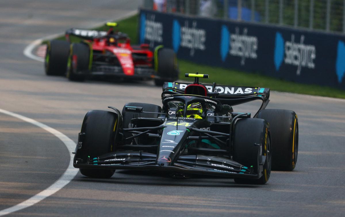 Montreal Lewis Hamilton Mercedes | Mercedesova ekipa ogromno troši, a še vedno ima na koncu leta dobiček. | Foto Reuters