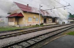 Zagorela embalaža, požar povsem uničil objekt v Sevnici #foto