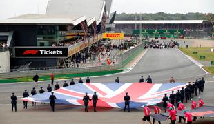 Silverstone letos pred polnimi tribunami