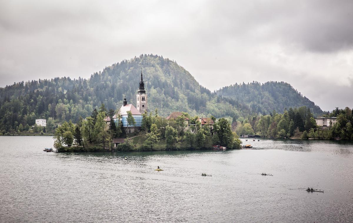 Bled veslanje splosna | Prireditelji svetovnega prvenstva v veslanju za mladince, mlajše člane in neolimpijske discipline, ki bi moralo biti avgusta na Bledu, so prireditev zaradi pandemije odpovedali. | Foto Vid Ponikvar