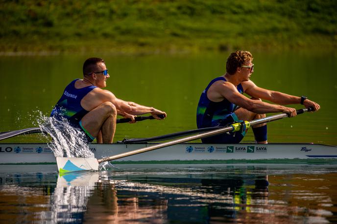 Nik Krebs in Jaka Čas | Med štirimi slovenskimi posadkami bosta prva na vrsti Mariborčana Jaka Čas in Nik Krebs. | Foto Veslaška zveza Slovenije