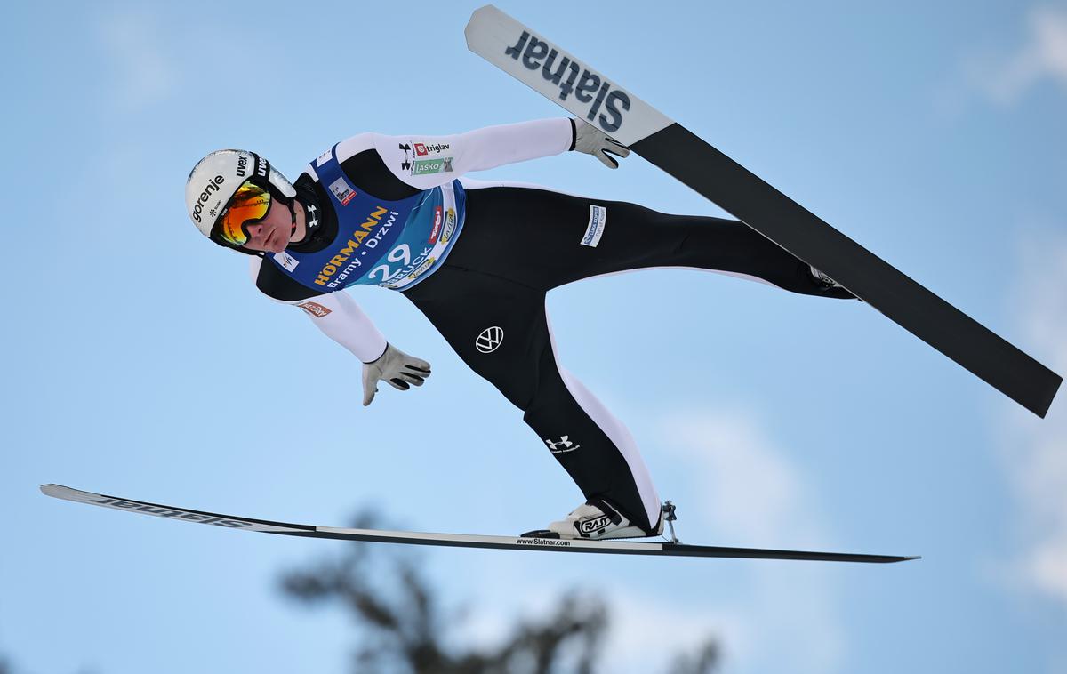 Domen Prevc | Domen Prevc ter drugi slovenski skakalci in skakalke bodo lahko olimpijsko prizorišče preizkusili šele poleti. | Foto Guliverimage