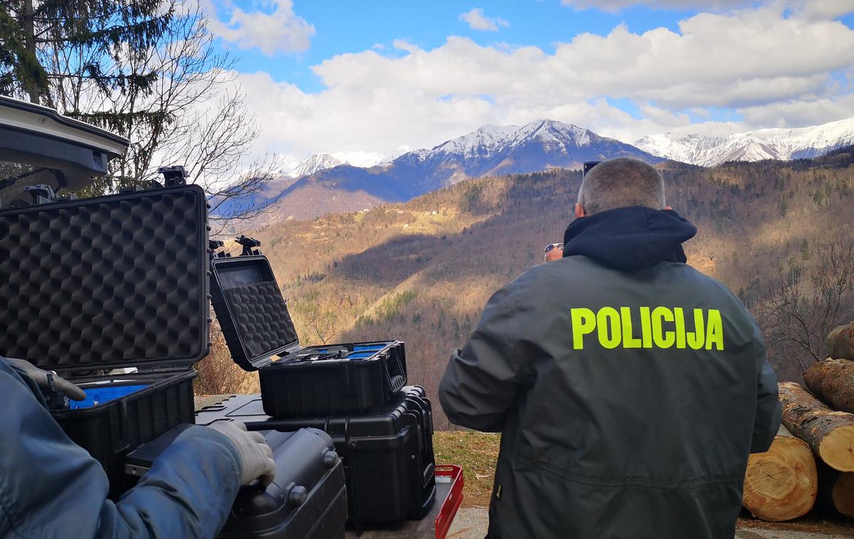 iskalna akcija Tolminsko | V pripravljenosti so bili tudi vodniki psov za iskanje pogrešanih oseb. | Foto PU Nova Gorica