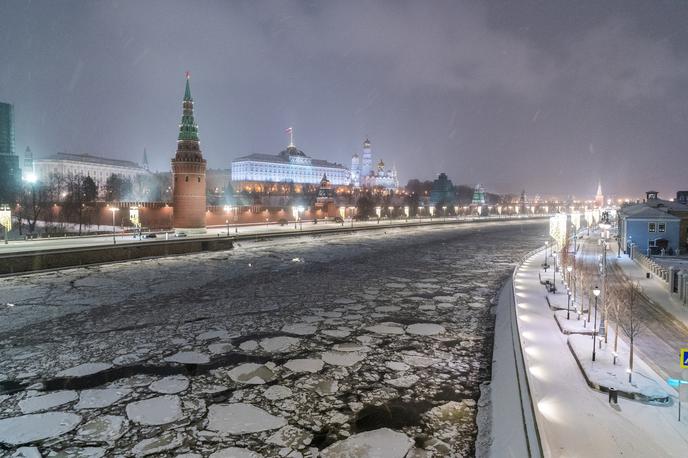 Moskva, Rusija, Kremelj | Rusija tako rekoč že od začetka vojne v Ukrajini prizadevanja Kijeva, da se otrese napadalca, poskuša oslabiti tudi s kibernetskimi napadi.  | Foto Shutterstock