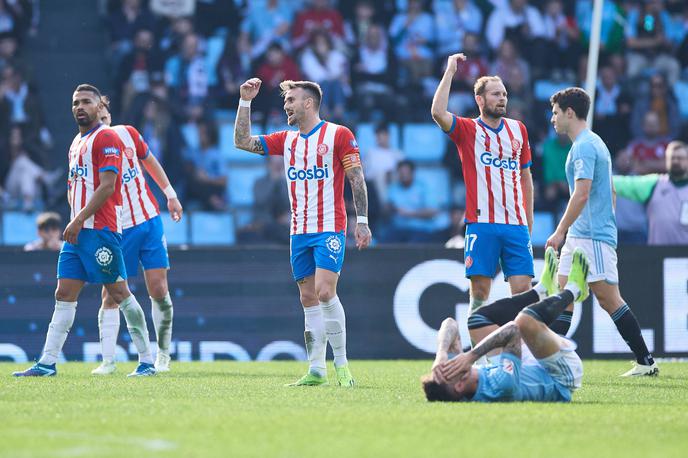 Girona | Girona je z zmago znova na vrhu. A pred belim baletom ima le točko prednosti, pa tudi tekmo več. | Foto Guliverimage