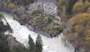 Zemeljski plaz na Bohinjski Beli še naprej grozi vojašnici #foto