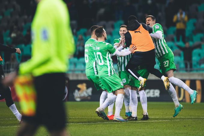 Olimpija je v četrtfinalu po dolgem izvajanju 11-metrovk izločila Celjane. | Foto: Grega Valančič/Sportida