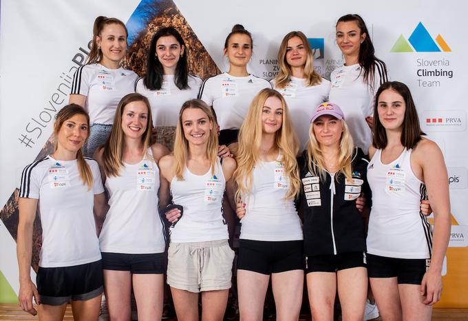 Ženska reprezentanca: Tjaša Slemenšek, Mia Krampl, Lana Skušek, Vita Lukan, Lučka Rakovec, Mina Markovič, Katja Kadić, Tjaša Kalan, Urška Repušič, Janja Garnbret in Julija Kruder.  | Foto: Vid Ponikvar