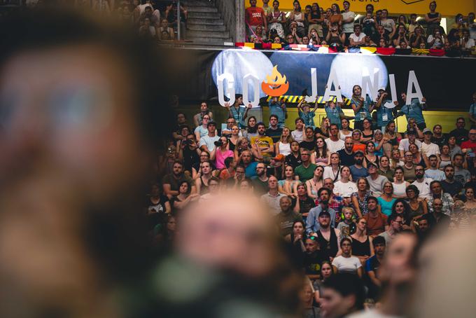 Svetovno prvenstvo v športnem plezanju je potekalo v dvorani PostFinance Arena.  | Foto: Grega Valančič