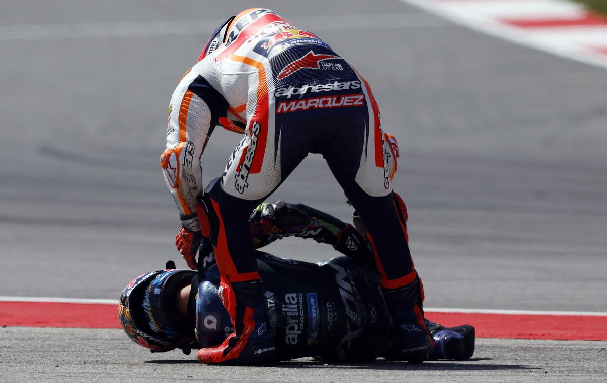 Marc Marquez | Marc Marquez in Miguel Oliveira po padcu v Portimau. | Foto Reuters