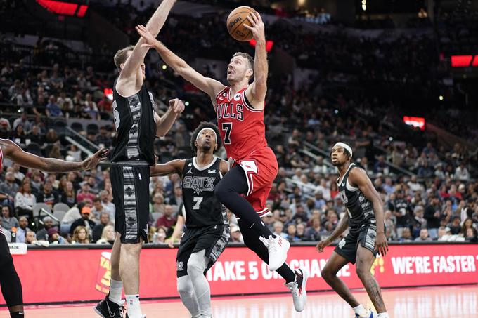 Goran Dragić je dal v 22 minutah devet točk. | Foto: Reuters