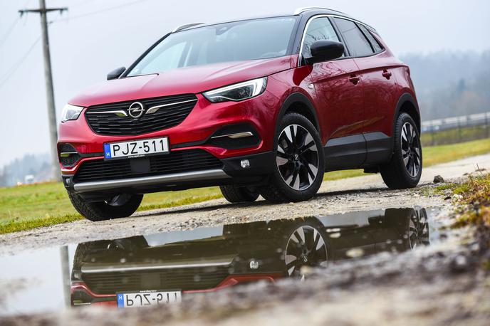 Opel Grandland X | Opel grandland X je med tistimi avtomobili, ki bodo dobil tudi priključnohibridno različico. | Foto Gašper Pirman